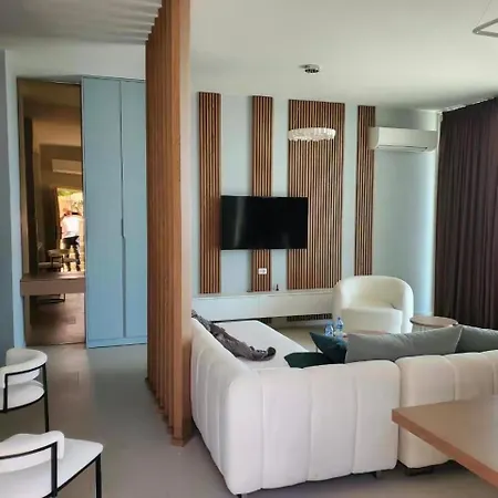 Greencoast Villa *